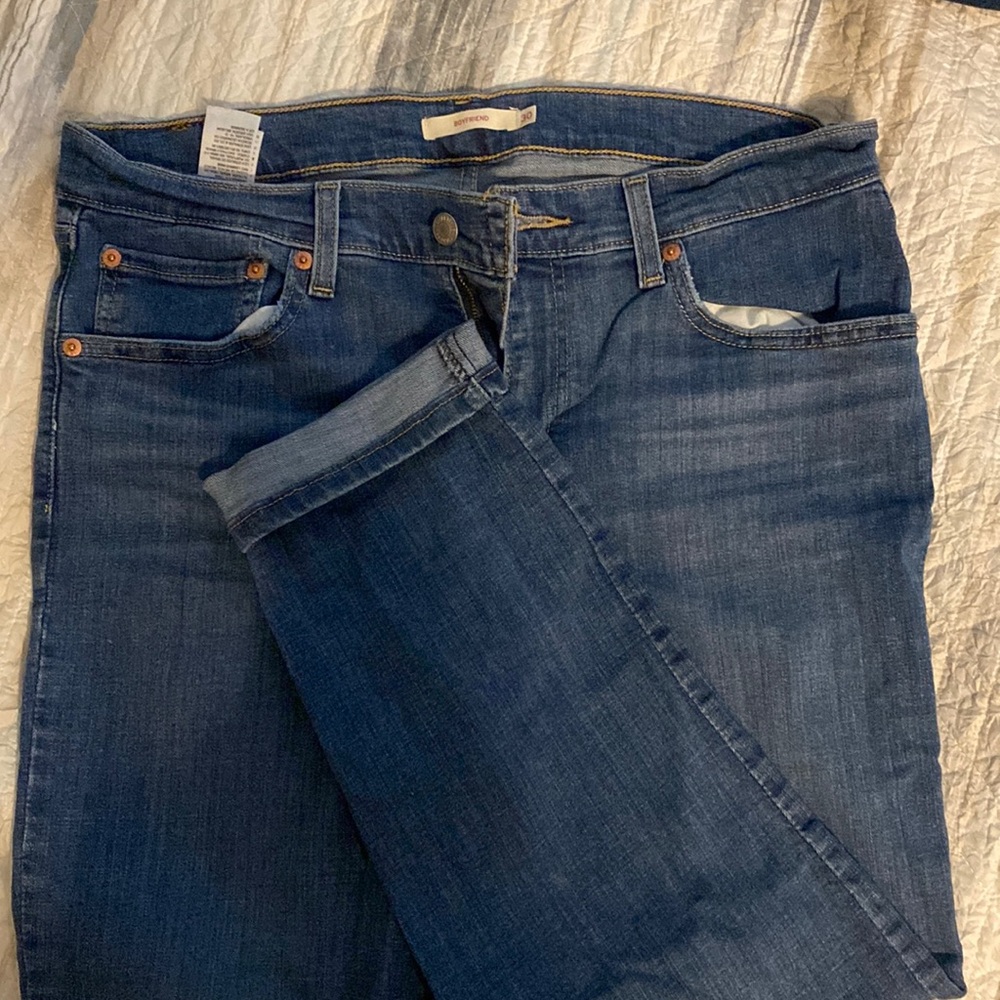 Levi’s cropped jeans